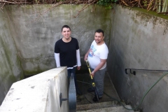 Vincent-et-Fred-nettoient-les-escaliers