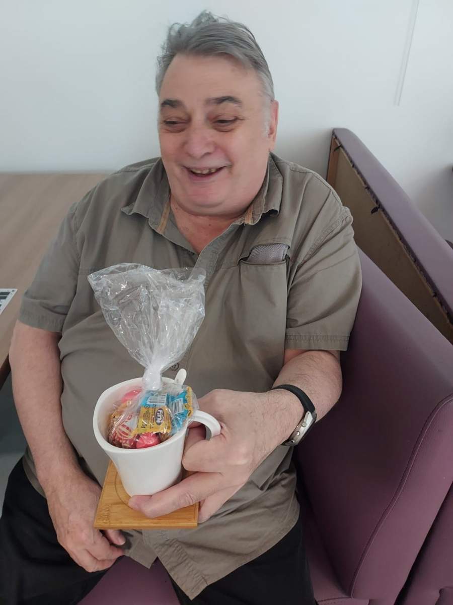 La joie de Luc avec son lot